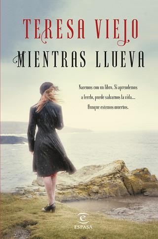 MIENTRAS LLUEVA | 9788467044720 | VIEJO, TERESA | Llibreria Aqualata | Comprar llibres en català i castellà online | Comprar llibres Igualada
