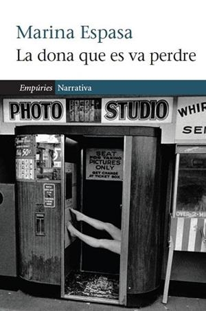 DONA QUE ES VA PERDRE, LA | 9788497877718 | ESPASA, MARINA | Llibreria Aqualata | Comprar llibres en català i castellà online | Comprar llibres Igualada