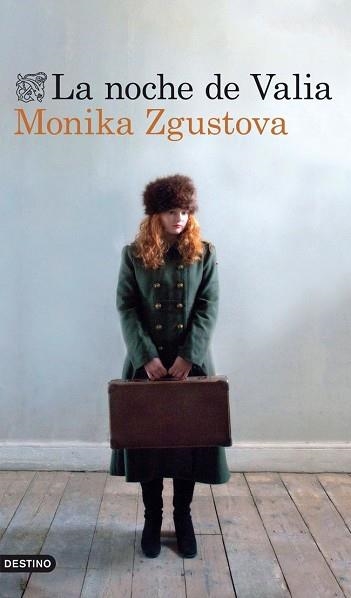 NOCHE DE VALIA, LA | 9788423346318 | ZGUSTOVA, MONIKA | Llibreria Aqualata | Comprar libros en catalán y castellano online | Comprar libros Igualada