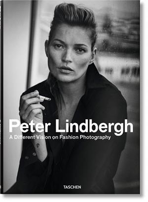 PETER LINDBERGH. A DIFFERENT VISION ON FASHION PHOTOGRAPHY | 9783836552820 | Llibreria Aqualata | Comprar libros en catalán y castellano online | Comprar libros Igualada