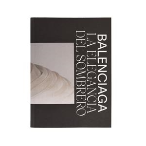 BALENCIAGA. LA ELEGANCIA DEL SOMBRERO | 9788491563242 | AA.VV | Llibreria Aqualata | Comprar llibres en català i castellà online | Comprar llibres Igualada