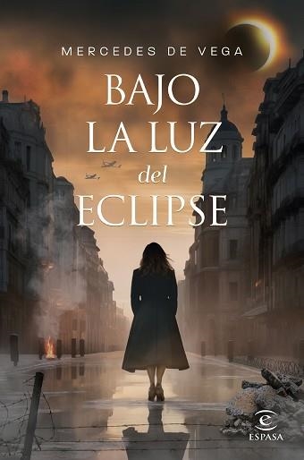 BAJO LA LUZ DEL ECLIPSE | 9788467072075 | VEGA, MERCEDES DE | Llibreria Aqualata | Comprar libros en catalán y castellano online | Comprar libros Igualada