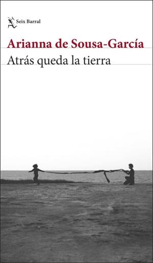 ATRÁS QUEDA LA TIERRA | 9788432244247 | SOUSA-GARCÍA, ARIANNA DE | Llibreria Aqualata | Comprar llibres en català i castellà online | Comprar llibres Igualada