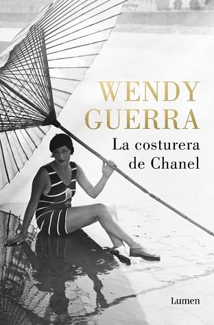 COSTURERA DE CHANEL, LA | 9788426431868 | GUERRA, WENDY | Llibreria Aqualata | Comprar libros en catalán y castellano online | Comprar libros Igualada